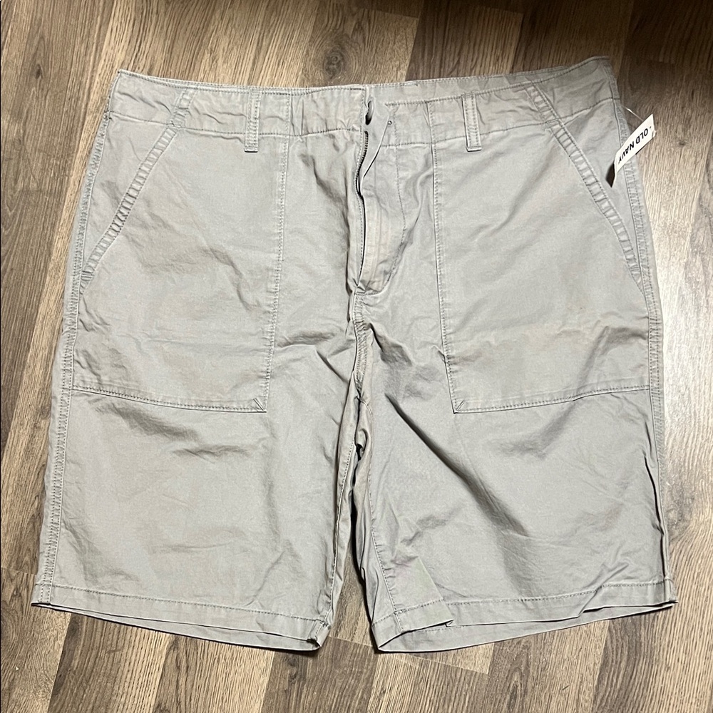 Old Navy Men's Light Gray Shorts